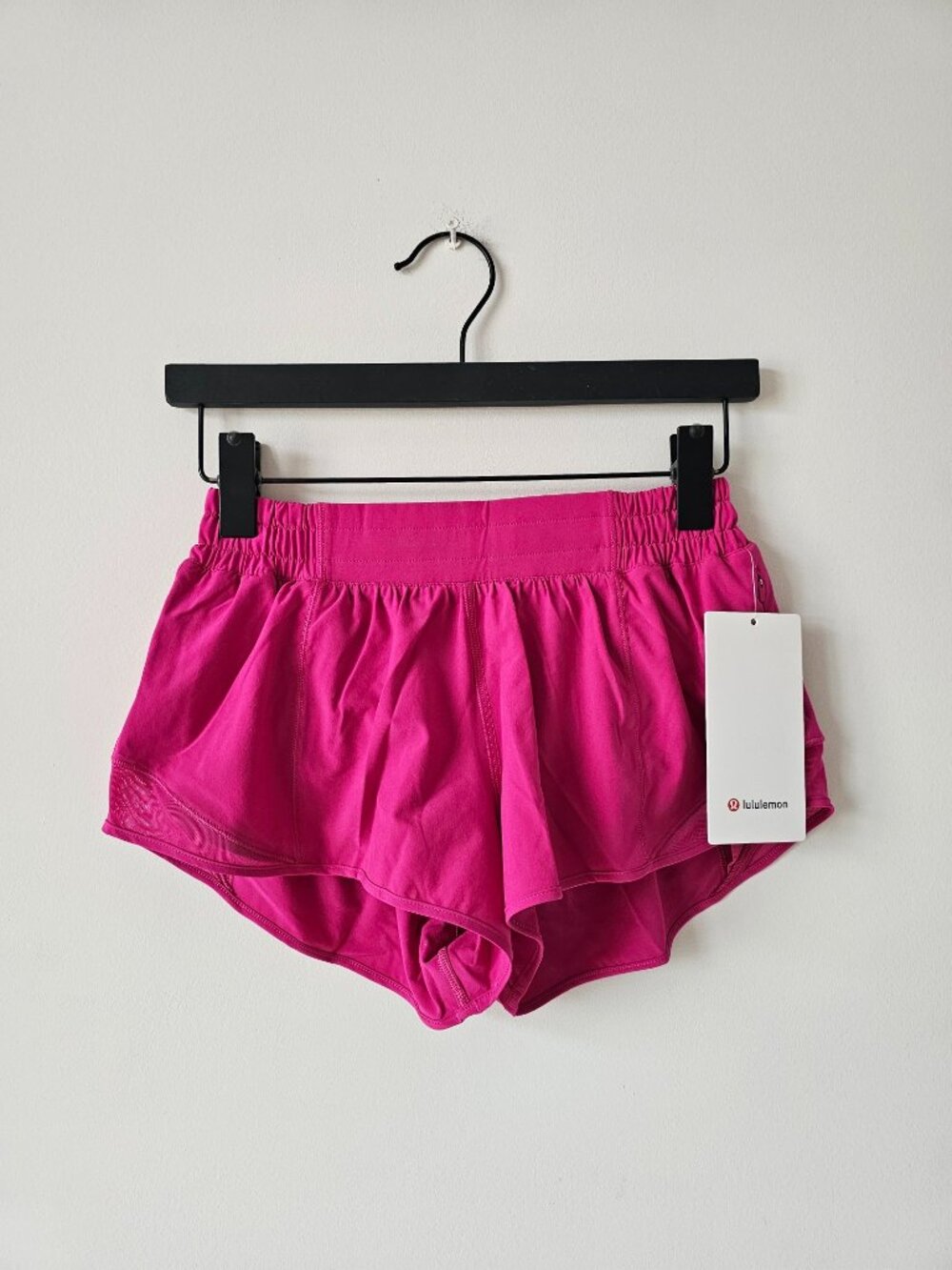 NWT LULULEMON PFRE Pink Flare Hotty Hot Low Rise Short 2.5" Lined Size 8